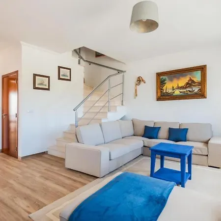 Donothing House - - Baleal