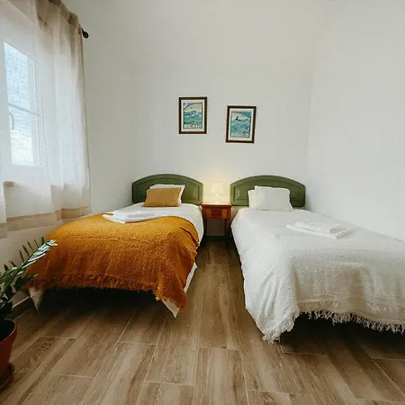 Donothing House - - Baleal