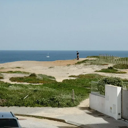 Guest house Donothing House - - Baleal
