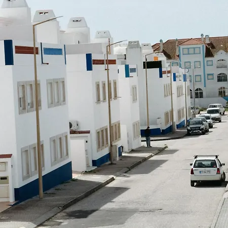 Guest house Donothing House - - Baleal