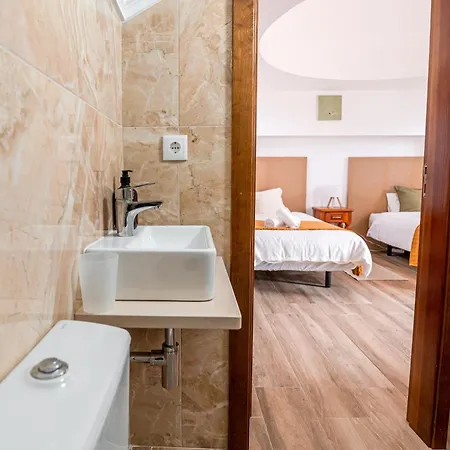 Donothing House - - Baleal Guest house